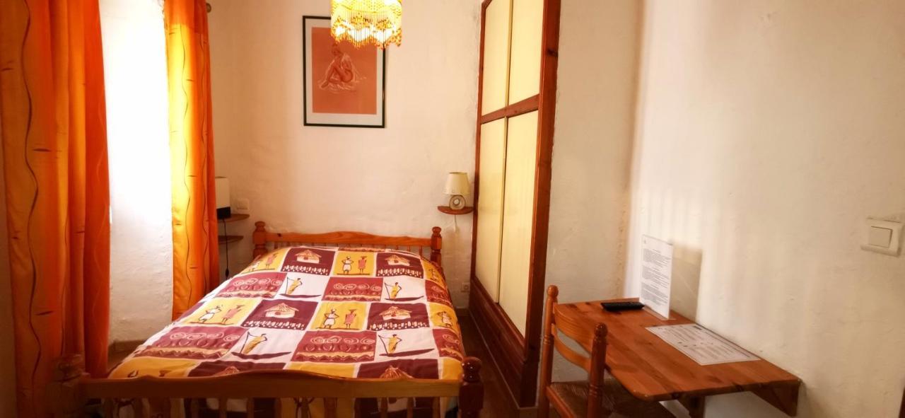 Auberge Lou Jas Soleilhas Eksteriør bilde